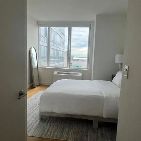 Apartment Breathtaking Views! Corner 1 Bed 1 Bath Apt New York