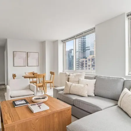 Manhattan Luxury 8 *