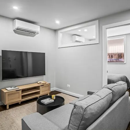 Cozy Corner 2 Bd 1 Bath Apartment