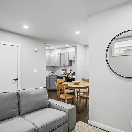 Cozy Corner 2 Bd 1 Bath New York
