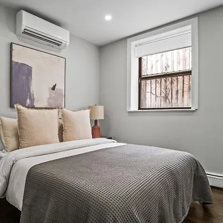 Cozy Corner 2 Bd 1 Bath New York