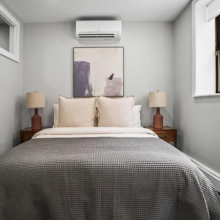 Cozy Corner 2 Bd 1 Bath Apartment New York