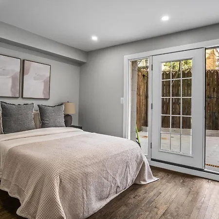 Cozy Corner 2 Bd 1 Bath Apartment *