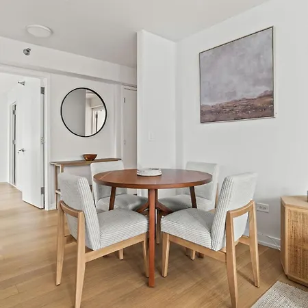 Bright With Views In Shared Apartment *