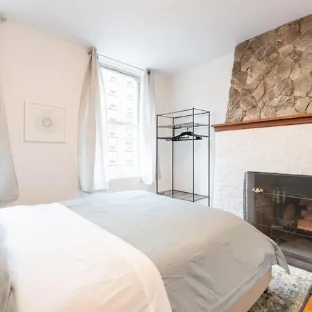Monthly Nyc Rentals- Flawless 3 Bedroom Unit Apartment *