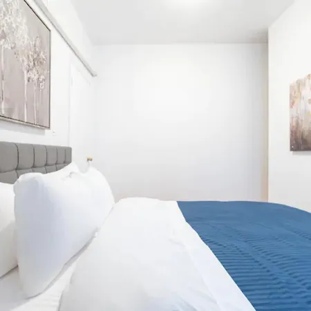 Apartment Monthly Nyc Rentals- Flawless 3 Bedroom Unit
