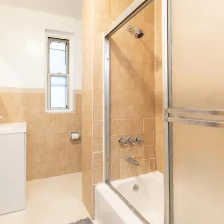 Monthly Nyc Rentals- Flawless 3 Bedroom Unit
