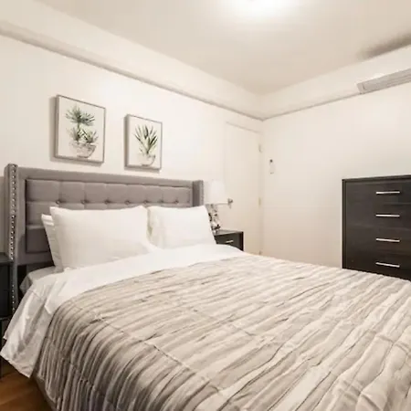Monthly Nyc Rentals- Flawless 3 Bedroom Unit Apartment New York