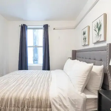 Monthly Nyc Rentals- Flawless 3 Bedroom Unit Apartment