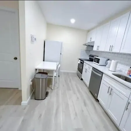 Flushing- 2 Floor New York
