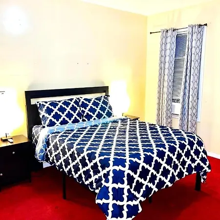 3 Bedrooms In Lic, 10 Mins To Manhattan !! Apartment New York