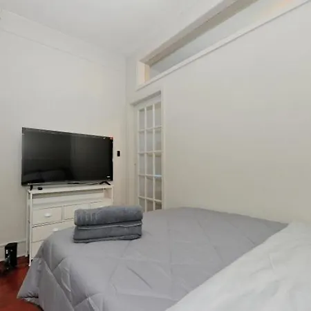 Apartment Monthly Nyc Rentals- Radiant 1 Bedroom *