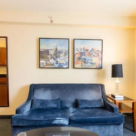 Spacious 1 Bedroom Unit In Prime Location
