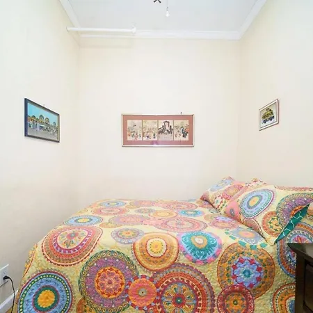 Spacious 1 Bedroom Unit In Prime Location Apartment