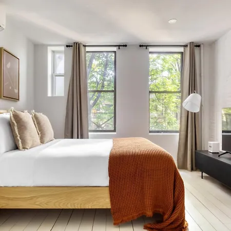 E Village W Wd Nr Tompkins Sq Park Nyc-878 Apartment