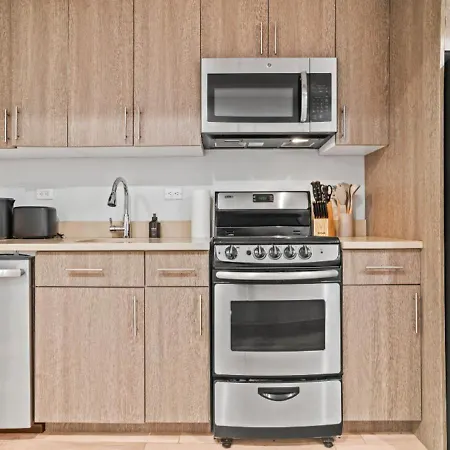 Designer 2bd 2 Ba At Ues Apartment *