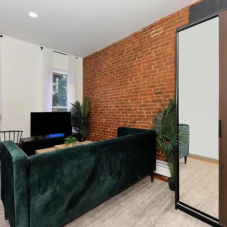 Apartment Monthly Nyc Rentals- Perfect 3 Bedroom Unit *