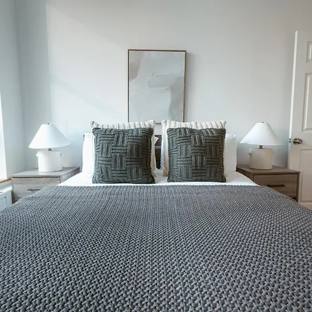 Spacious & Charmy 3bdr & 1 Bth Downtown Manhattan