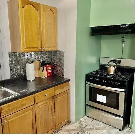 Apartment Manhattan 10 Minutes, Lic 3 Bedrooms Huge Apt *
