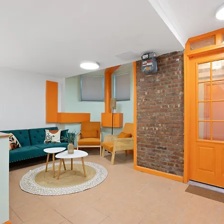 Apartment Private Garden Getaway Cozy And Chic Near Subway At 