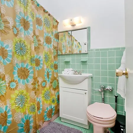 Upper East Side Private Studio Apartment