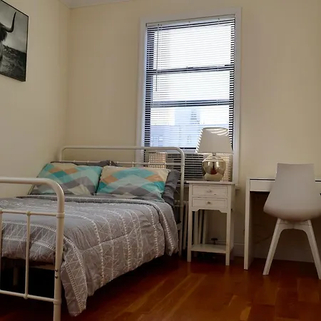Apartment Modern 4 Bedroom In *