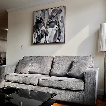 Modern 4 Bedroom In *