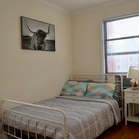 Apartment Modern 4 Bedroom In