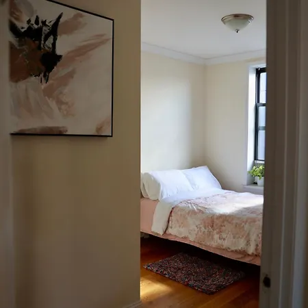 Modern 4 Bedroom In Apartment