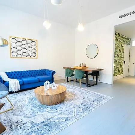 Apartment E10-2 Designer East Village Townhouse 1br New York