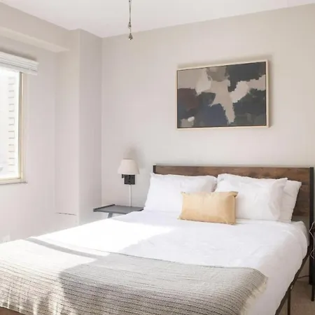 Apartment East Side 2br 2 Bath Marvel