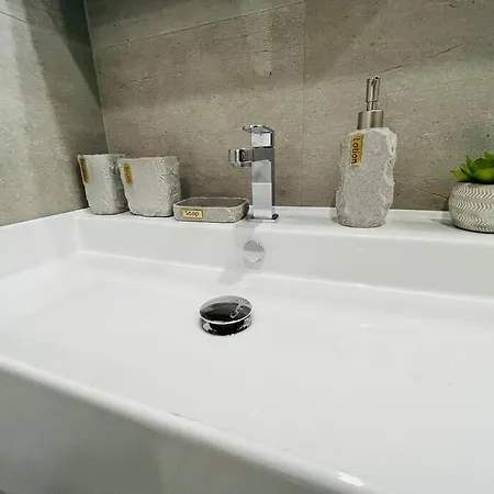 78-3a Luxury Brand New Modern 1br W&d New York