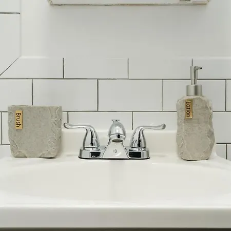 74-4a 2br2ba In Uws W&d Gym In Building *