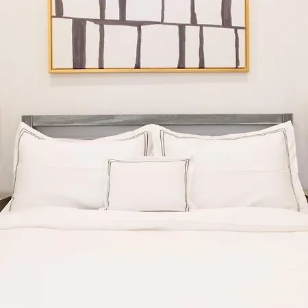 Apartment 69-4a Quality New Prime Lower East 1br *