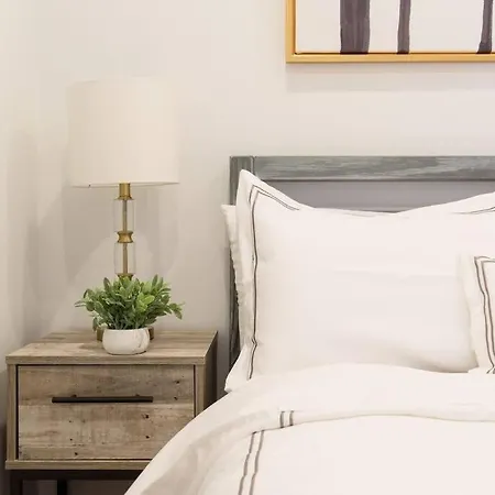 Apartment 69-4a Quality New Prime Lower East 1br New York
