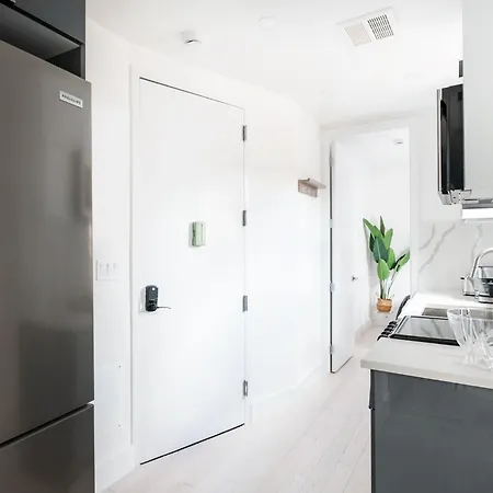 48-4fe 2br Prime Midtown West *