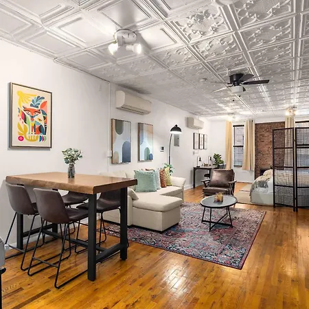Apartment Vibrant Nyc Loft - Open Space For 6 Guests