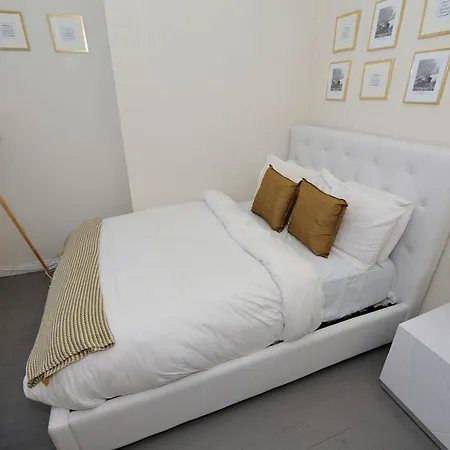 Amazing 3 Bedroom 1 Bath * New York