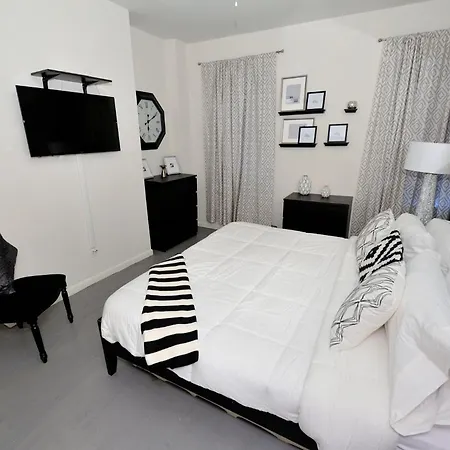 Amazing 3 Bedroom 1 Bath Apartment
