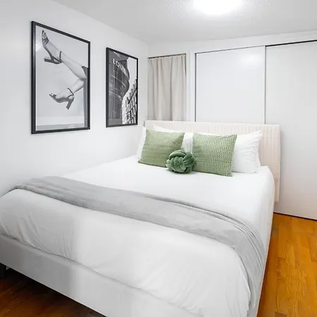 Spacious In Manhattan *