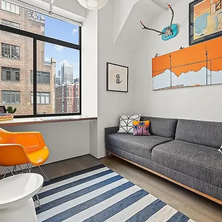 Modern 3bdr With Roof Apartment *
