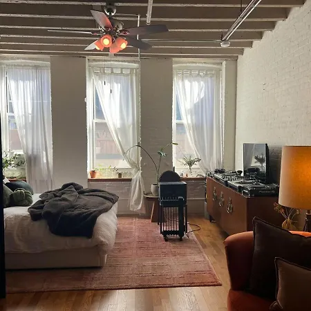 Zen Artist Loft In Williamsburg *