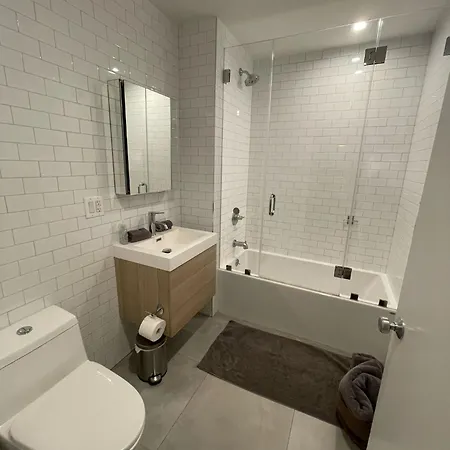 New Fancy In Trendy Brooklyn Area With Balcony * New York