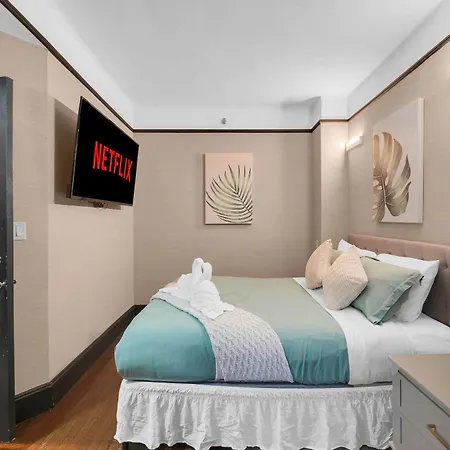 Centrally Located 2 Bdr W Gym * New York