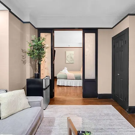 Centrally Located 2 Bdr W Gym Apartment