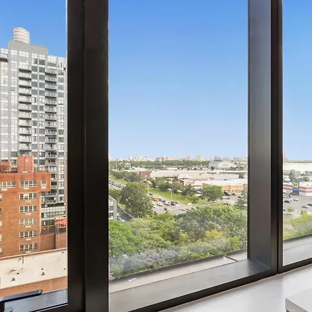 Chic Retreat With Top-tier Amenities Apartment New York