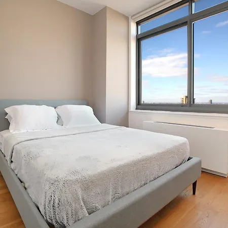 Two Bedroom - Columbus Avenue Apartment New York