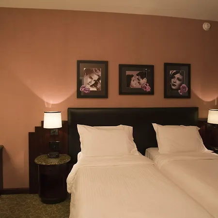 Washington Square Hotel 4*