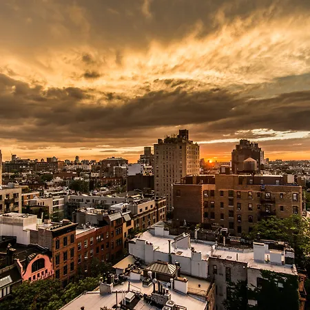 Washington Square 4*