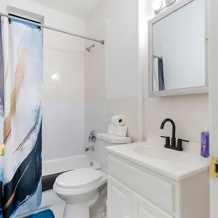 Bright & Stylish 3bd Unit Near Times Square Apartment